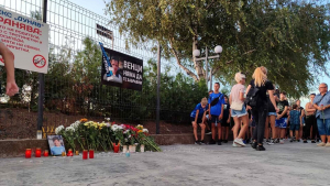 Десетки русенци се събраха да почетат паметта на загиналото от мълния момче
