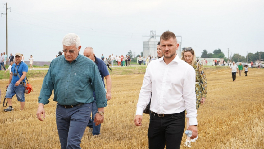 Земеделският министър в Борисово: 30% повече зърно залежава в складовете