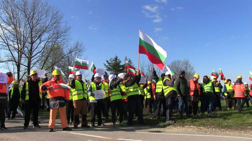 ВИДЕО: Пътищарите започват нови протести от утре, блокират и Русе - Бяла