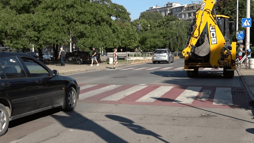 ВИДЕО: Започва изграждането на повдигнато кръстовище в района на Халите в Русе