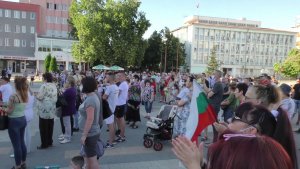 Търговище също излезе на протест срещу правителството и главния прокурор /ВИДЕО/