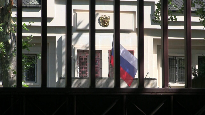 Експулсират целия персонал на Руското консулство в Русе