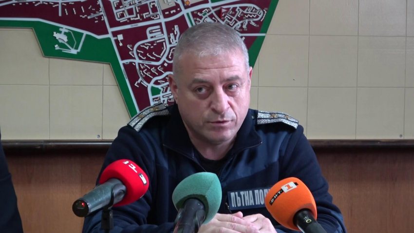 ВИДЕО: МВР заплаши с наказателни производства фирмите по снегопочистването в Русе