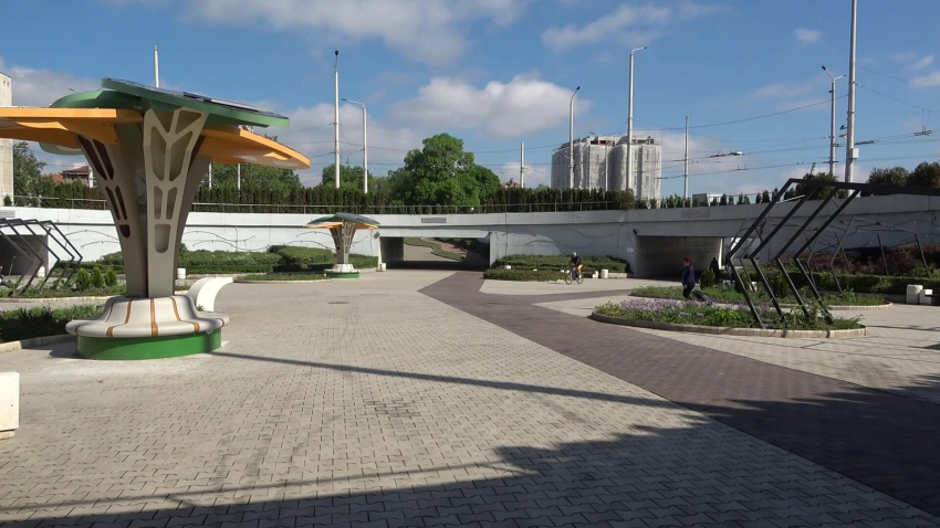 ВИДЕО: Нова зелена зона ще бори ефекта на топлинния остров на пешеходен участък в Русе
