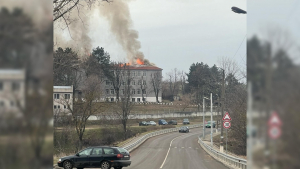Голям пожар избухна в училището в село Беловец, покривът е напълно унищожен