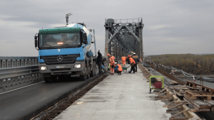 ВИДЕО: Затвориха Дунав мост за 24 часа, ремонтът върви по график
