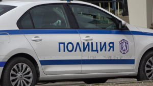 Разследват два сигнала за кражби от автомобили в Русе