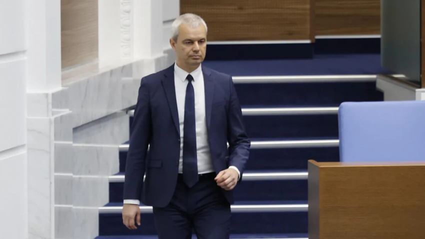 ВИДЕО: &quot;Възраждане&quot; пуска сигнал в ДАНС срещу управителя на БНБ