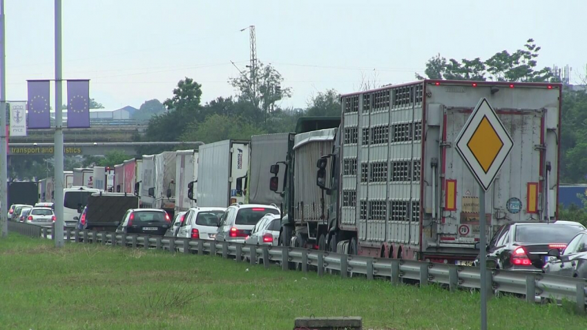 Община Русе предлага свой терен за изграждането на голям буферен паркинг до Дунав мост