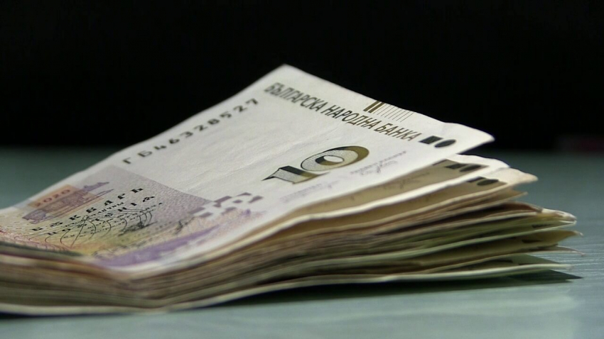 1287 лева е била средната работна заплата в Русенско през първите три месеца на годината