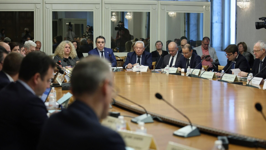 ВИДЕО: Бюджет 2024 бе приет в ресорната парламентарна комисия