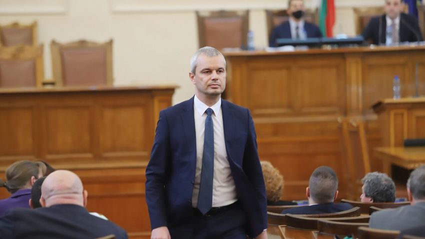 &quot;Възраждане&quot; внесе жалба в Конституционния съд срещу &quot;зеления сертификат&quot;