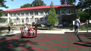 Откриха многофункционална детска площадка в Дневен център &quot;Милосърдие&quot; в Русе