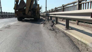 Аварийният ремонт на Дунав мост при Русе продължава до края на седмицата