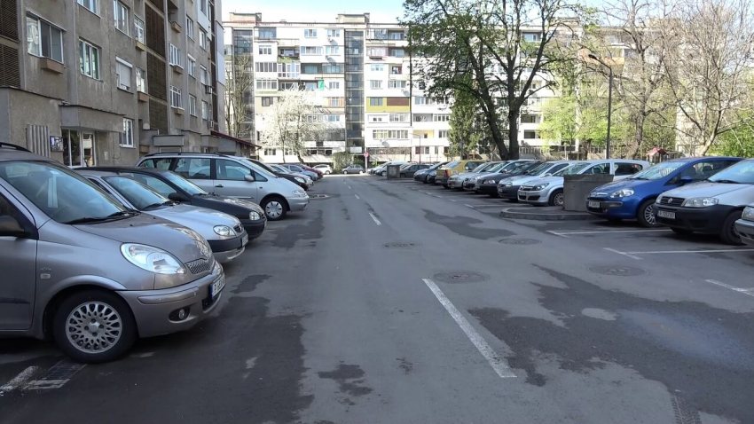 Облекчен режим на паркирането в Русе, паркомати и още: Какви са новите промени в Наредбата