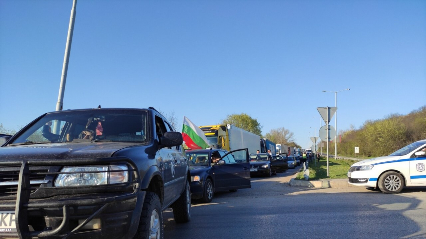 Пореден протест в Русе днес, този път заради &quot;тапите&quot; на Дунав мост