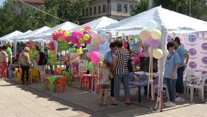 &quot;Шарената въртележка&quot; се завъртя в Разград за Деня на детето