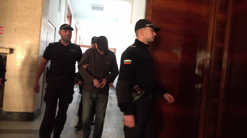 ВИДЕО: Двамата обвиняеми за убийството на Еранухи Пехливанян прехвърлят помежду си вината пред съда