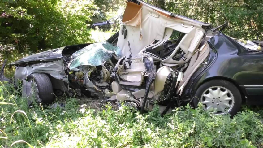 Две момчета загинаха след тежка катастрофа край Попово