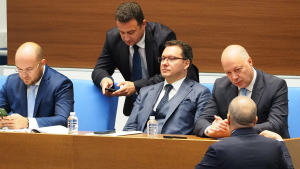 Над 7 часа продължиха дебатите по вота на недоверие срещу правитеслтвото