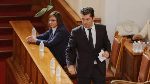 Парламентът свали правителството на Кирил Петков