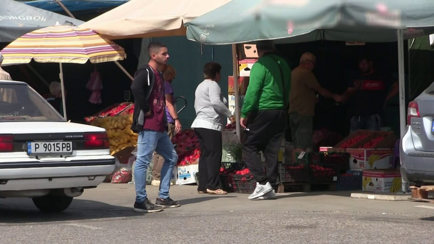 НАП е извършила близо 70 проверки за 3 дни на зеленчуковата борса в Русе