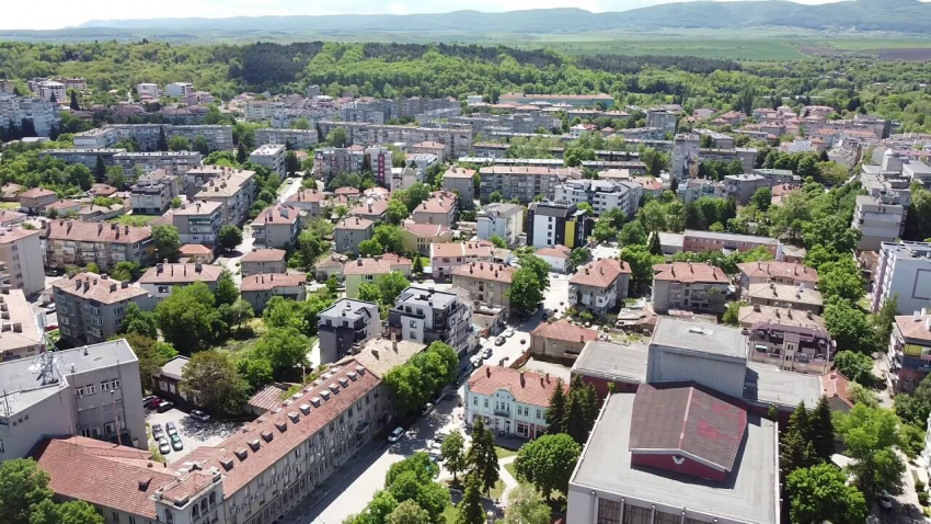 Подписаха първите договори по фонда за местни инициативи в Търговище. Какви са проектите и къде ще са