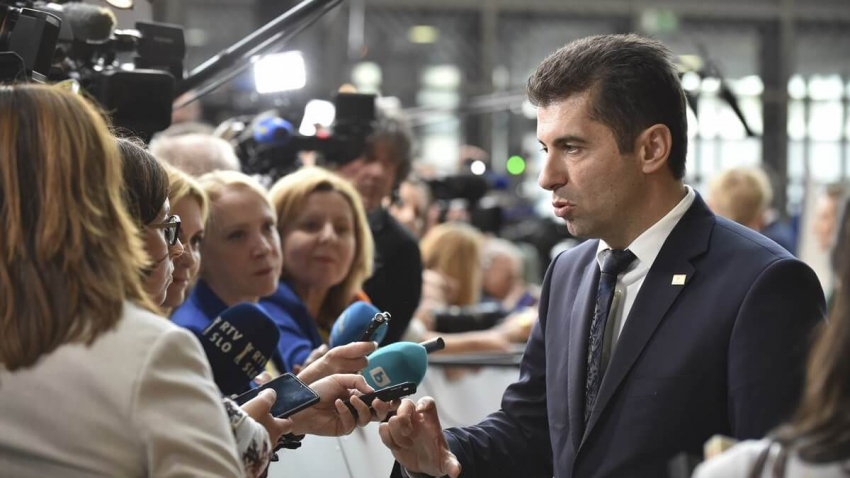 Петков: България ще получи исканата отсрочка за купуване на руски петрол до 2024