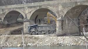 ВИДЕО: Община Бяла ще плати авансово чрез МФ, над 2 милиона на изпълнителя на реставрацията на моста на Колю Фичето