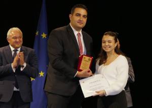 17-годишна възпитаничка на Математическата гимназия в Разград получи отличие на национално ниво