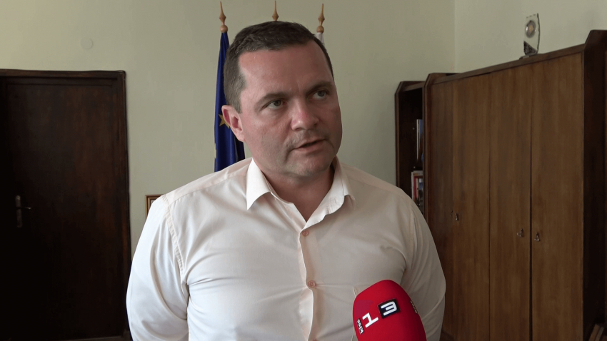 Пенчо Милков към държавните дружества: За всяка дупка ще има дело!