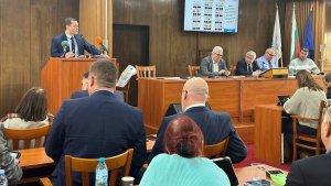 Гласуването на новата структура на общинската администрация в Русе се отлага за януари