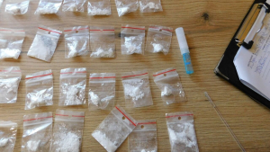 При извършено на 23 април претърсване в имот в село Благоево, в тайник на двора са открити четири вида дрога