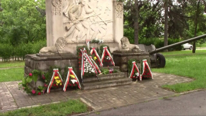 Две могили се преклони пред делото на Ботев и загиналите за Свободата на България