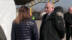 Социалният министър посети пунктовете на Агенцията по заетостта на границата при Русе