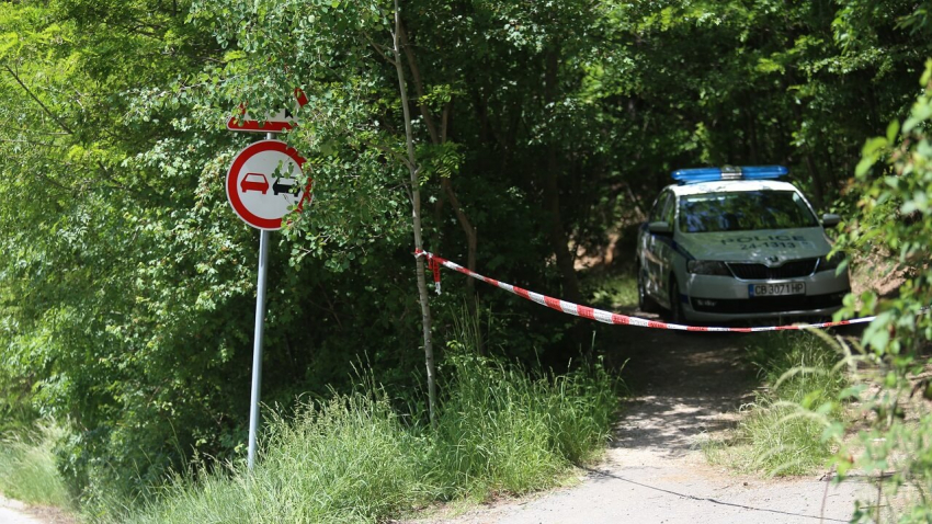 Откриха незаконни гробове край София, водят разследване за фиктивни кремации