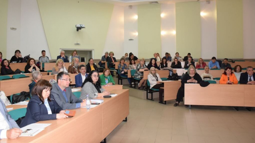 В Русенски университет се проведе междинна отчетна среща по програма &quot;Интелигентно растениевъдство&quot;