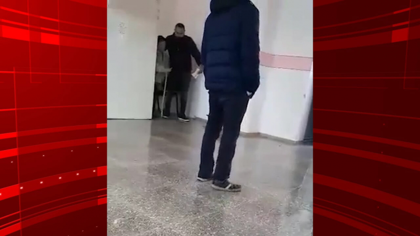 Сигнал за нарушения в село край Омуртаг: Мъж влиза в тъмната стаичка с избиратели