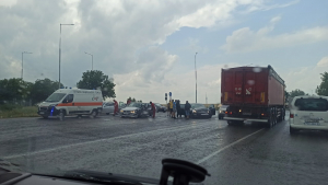 Инцидентът е възникнал между сиво русенско "Пежо" и черно "Порше" с варненска регистрация