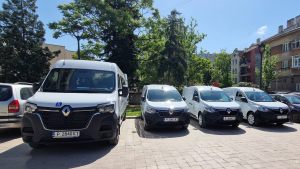 Русе има 4 нови автомобила за изпълнение на социални услуги