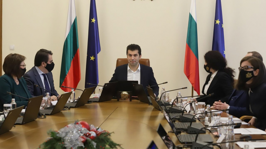 Наводненията и цените на тока, водата и газа - във фокуса на първото заседание на Министерски съвет