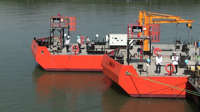 Русе и Лом се сдобиха с нови спасителни баржи