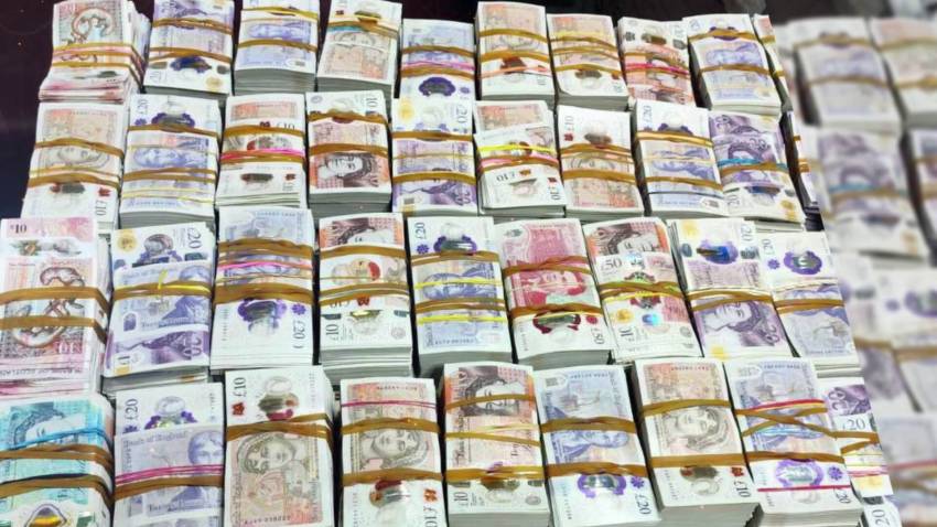 На Дунав мост откриха 225 000 британски и шотландски лири, скрити в турски камион