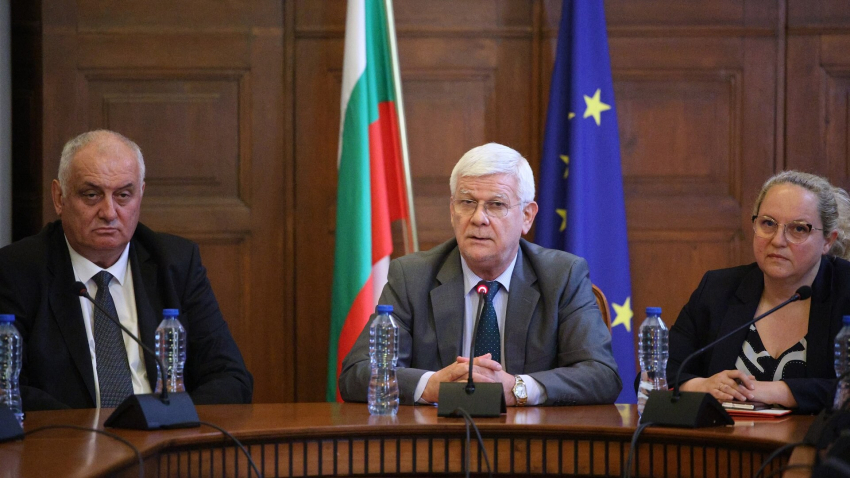 Министър Вътев: Има много аномалии при субсидиите в земеделието и животновъдството